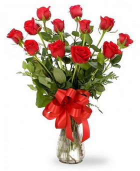  Bitlis çiçek , çiçekçi , çiçekçilik  12 adet kırmızı güllerden vazo tanzimi