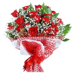 11 kırmızı gülden buket  Bitlis 14 şubat sevgililer günü çiçek 