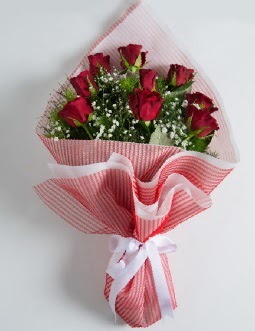 9 adet kırmızı gülden buket  Bitlis çiçek satışı 