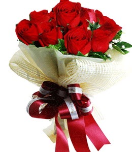 9 adet kırmızı gülden buket tanzimi  Bitlis çiçek gönderme sitemiz güvenlidir 