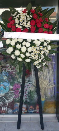 Cenaze çiçeği cenaze çiçek modelleri  Bitlis çiçek siparişi sitesi 
